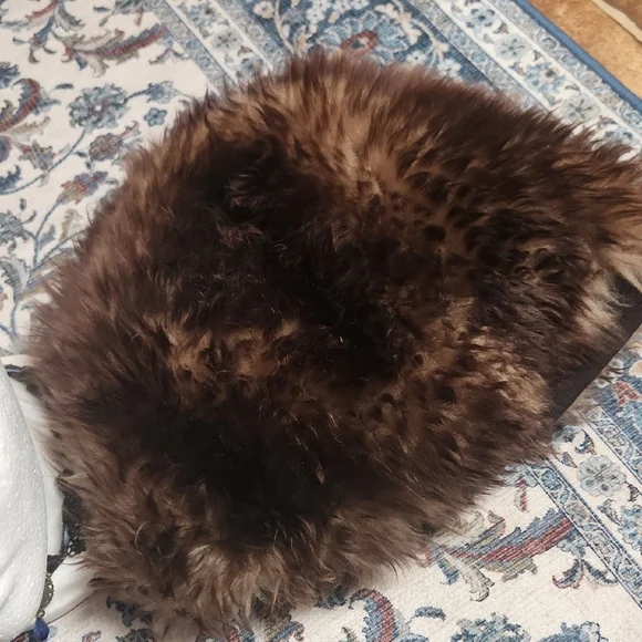 TUSCAN Lamb Brown Winter Hat - Picture 5 of 16